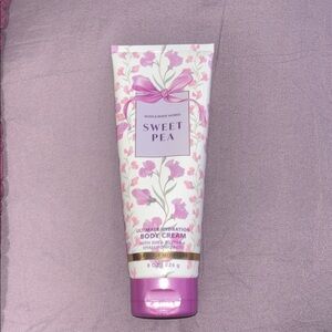 Bath & Body Works Sweet Pea Body Cream - Pink and White